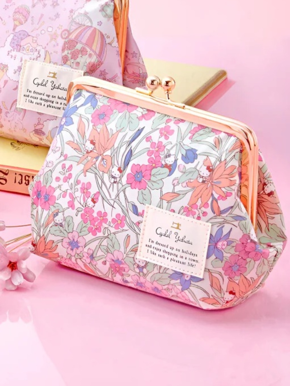🆕 LIBERTY of LONDON x SANRIO Hello Kitty Kiss-Lock Floral Cosmetic Clutch Purse